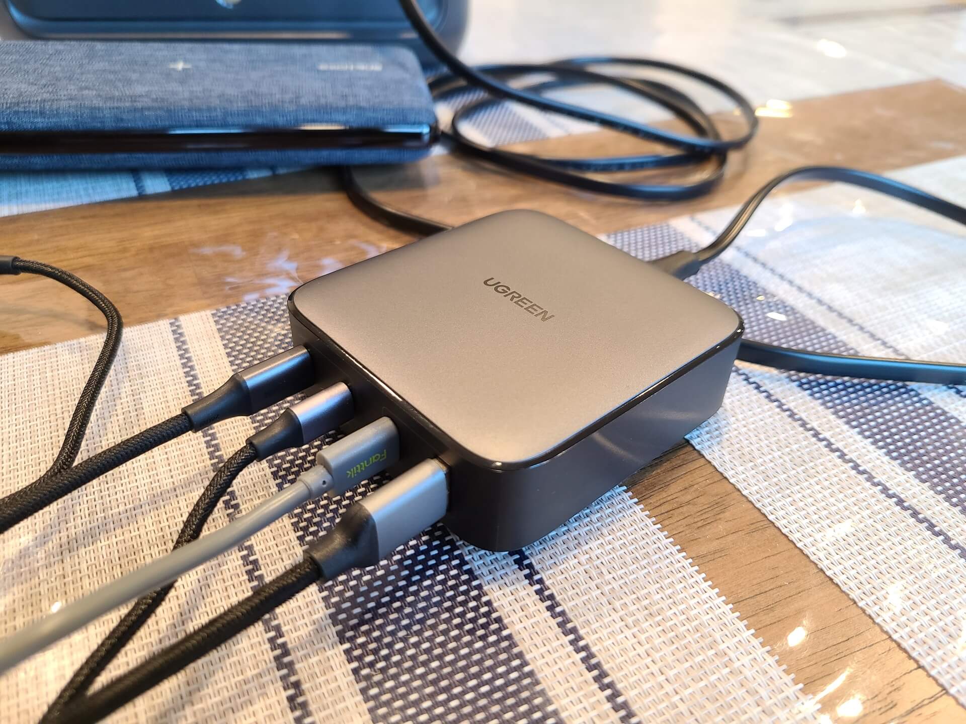 UGREEN 100W GAN CHARGER: THIS CAN POWER YOUR LAPTOP! (AND OTHER DEVICES  TOO) 